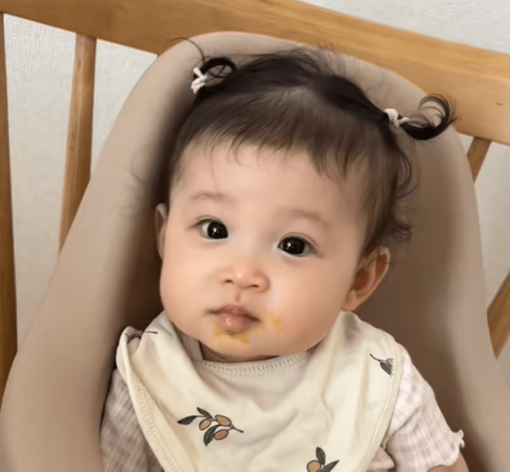 生後半年の娘さん（＠aaaiueo44さんより提供）