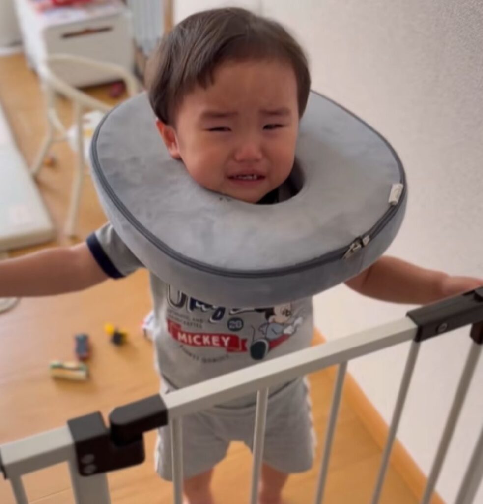 抱っこを求める手（ ＠tsubakiti720さんより提供）