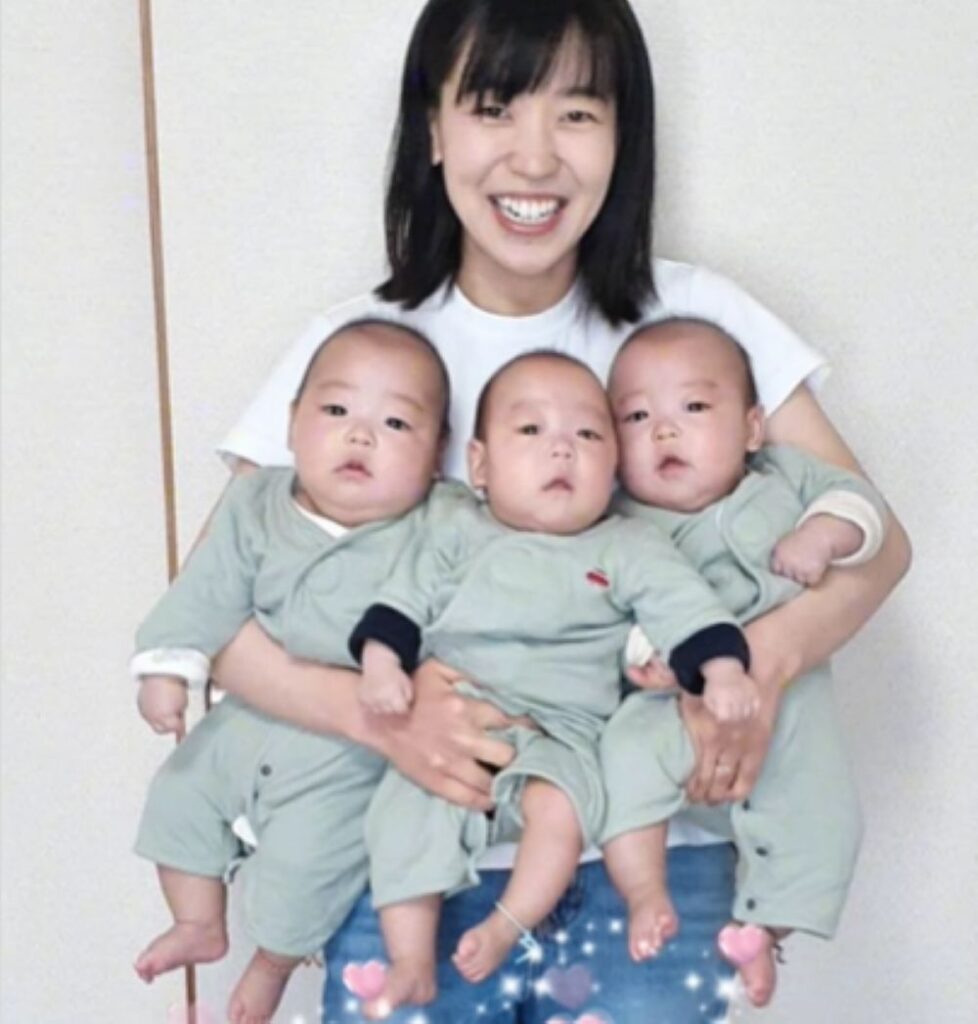 三つ子の男の子たち（＠asuka_4kids__さんより提供）