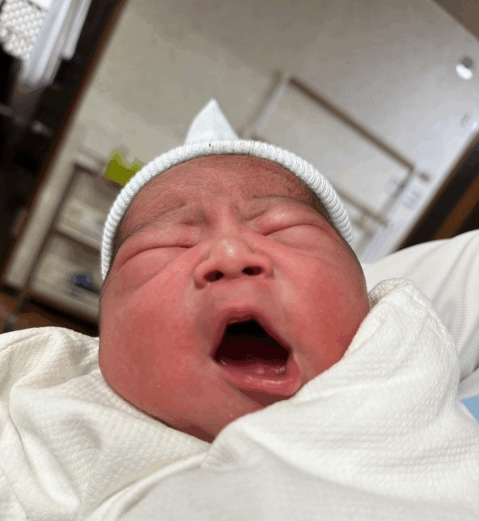 生まれた直後の息子さん（@aochill_babyさんより提供）
