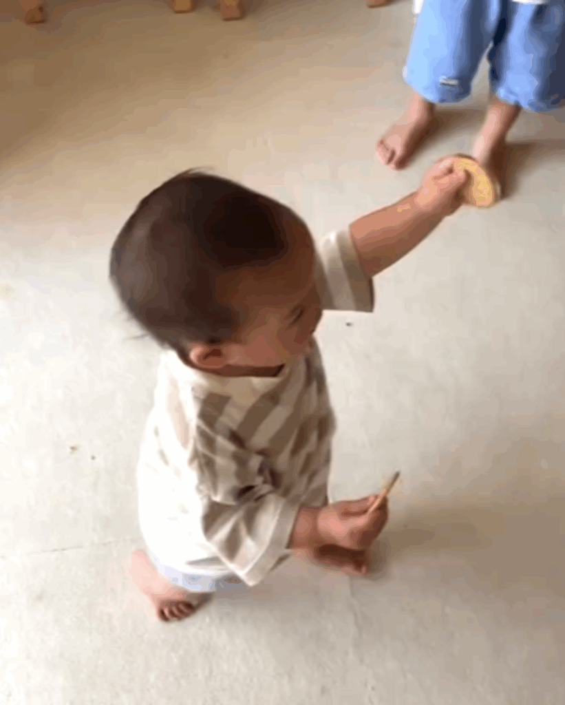 お姉ちゃんには目もくれず（＠94_minimumさんより提供）