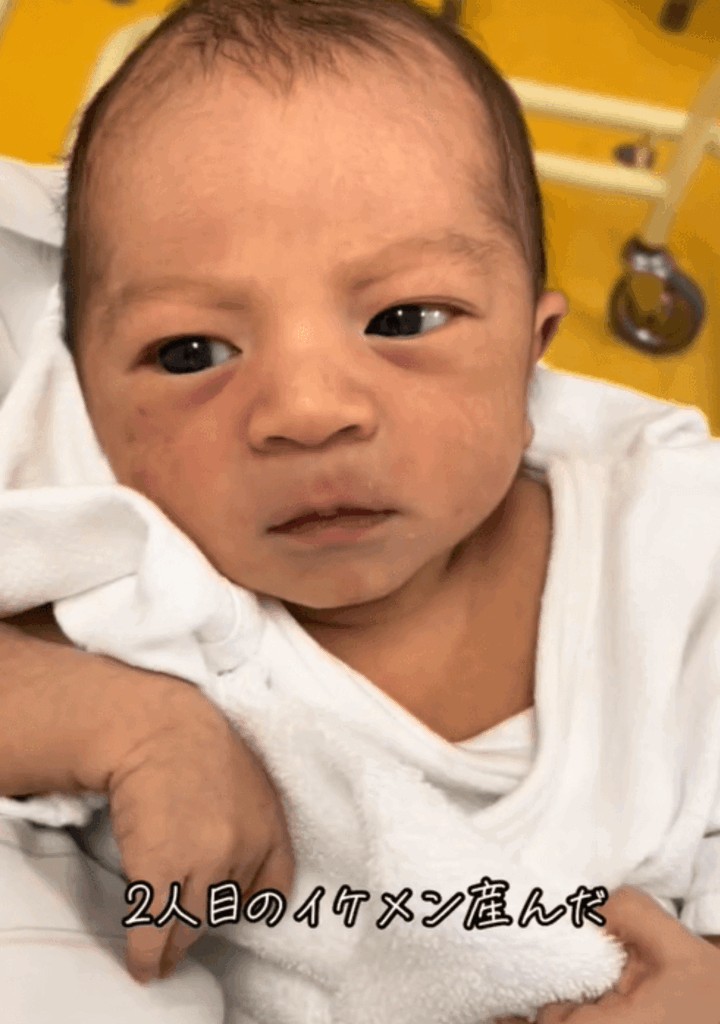 生後1日目の赤ちゃん（@yasuchikkatokさんより提供）