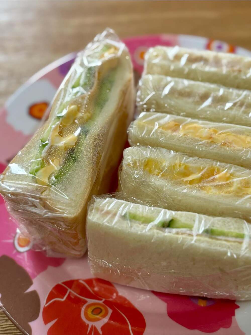 「お母さんあるある」息子のためにサンドイッチを作った母　→子どもたちと母の分を見比べてみると…「あっ、うちと同じ」「母は偉大なり」