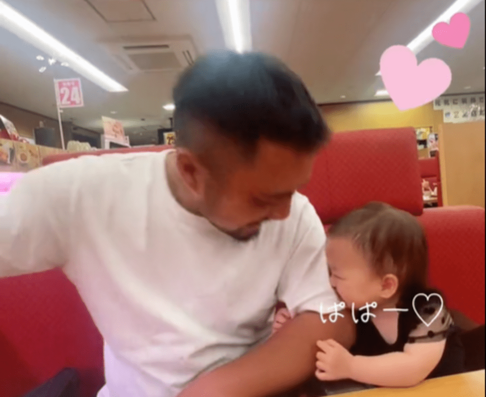 可愛く甘える（@user2618331987372さんの投稿より）