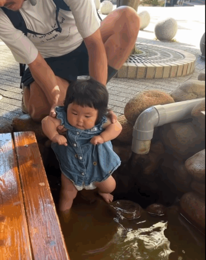 初めての足湯（@7tocoffeeさんの投稿より）
