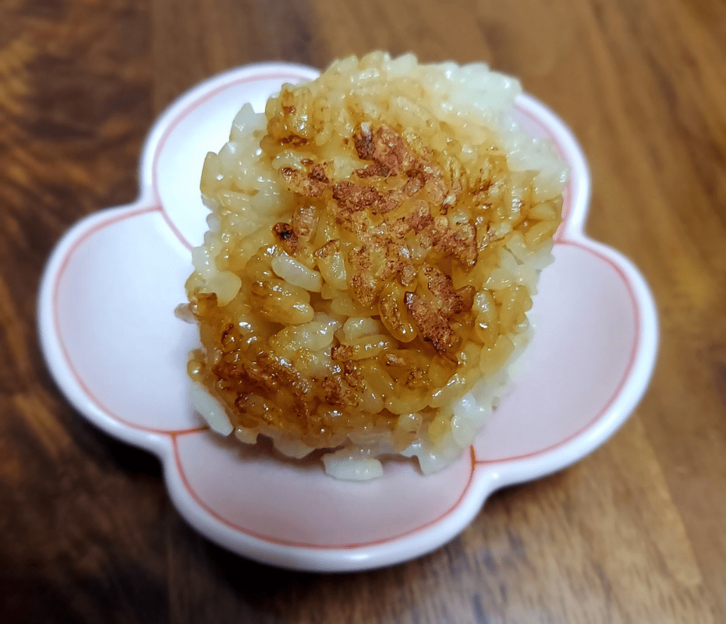 息子さんが作った焼きおにぎり（@hGGvJf2U2mZ6Cn6さん提供）