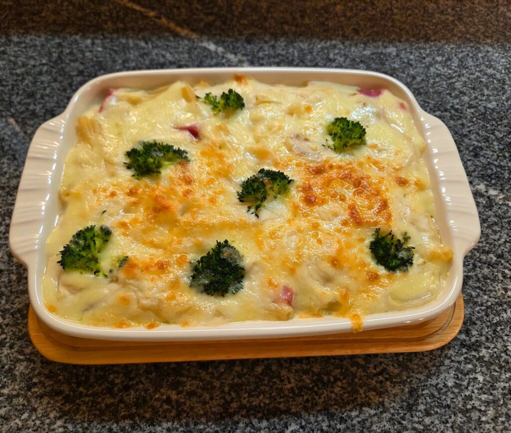 お祝いで作ったホワイトグラタン（＠naoki.shinyoさんより提供）