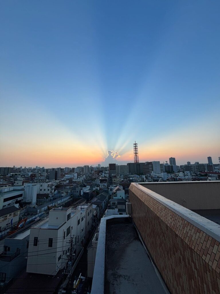 ベランダから撮った空の写真①（＠yukibuu0093さんより提供）