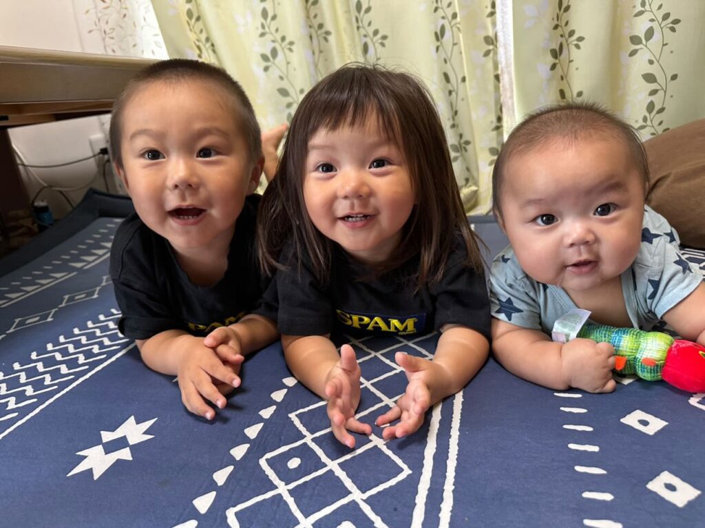 兄妹3人で（＠hrk_24567kさんより提供）