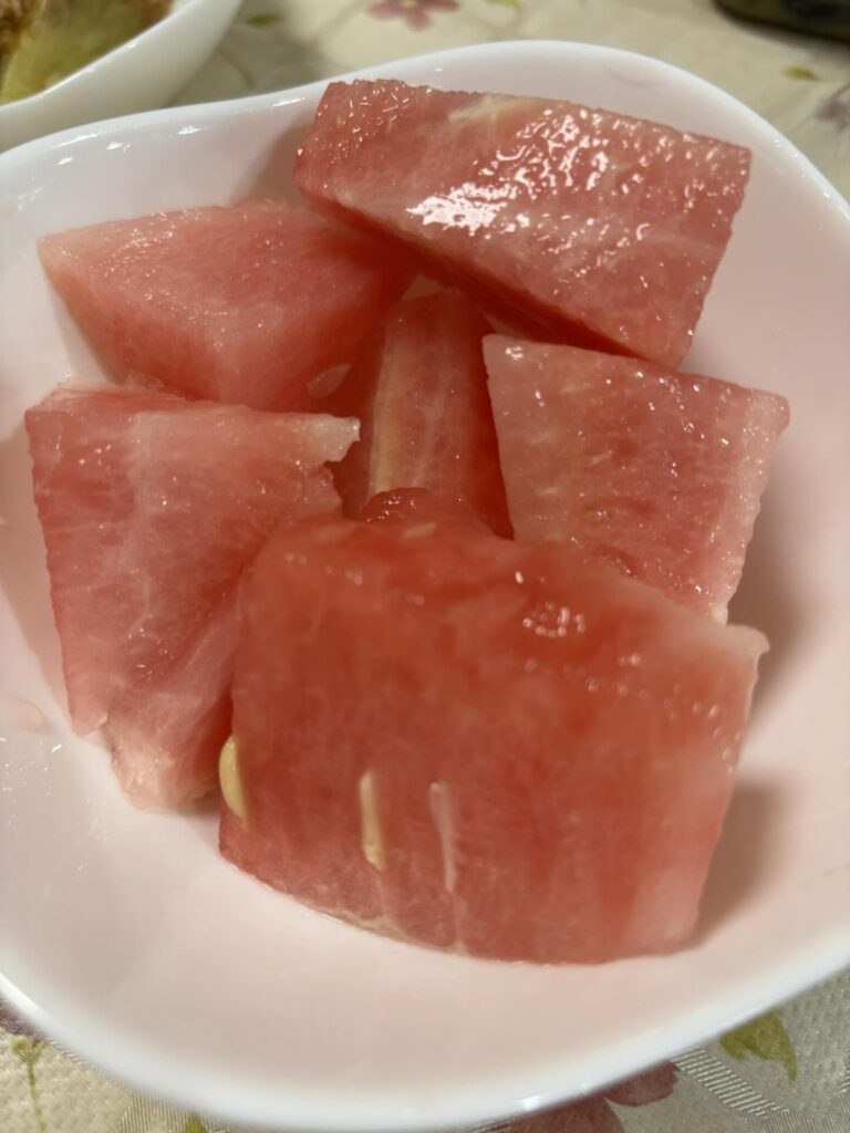 中身がスイカ！？（＠suzuyuka.ktmさんより提供）