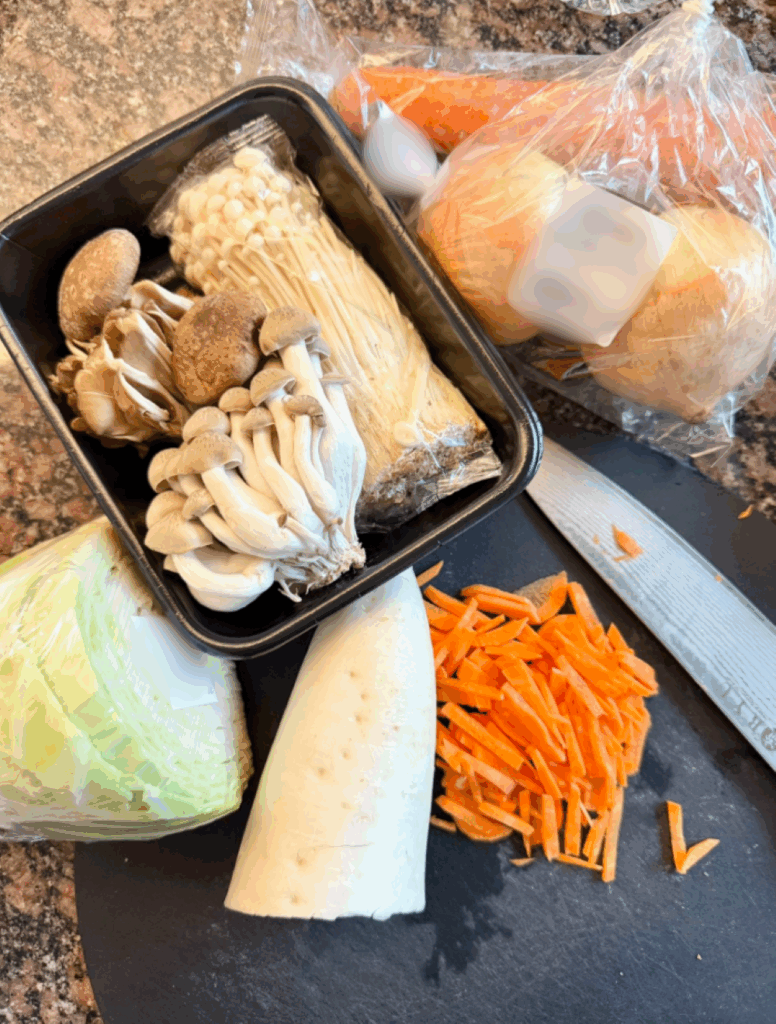 いろいろな種類の野菜（@amaimaimai369さんより提供）