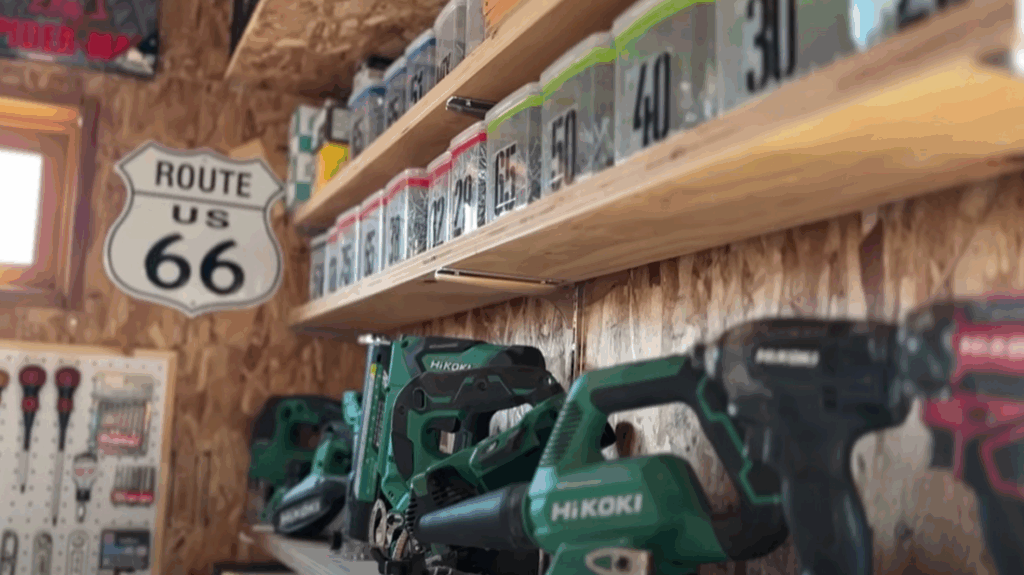 たくさんの道具もスッキリ収納（＠machikane_baseさんより提供）