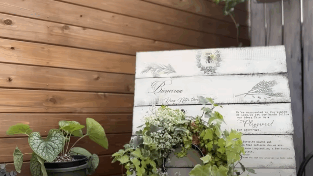 小屋の周りもおしゃれに！（＠machikane_baseさんより提供）