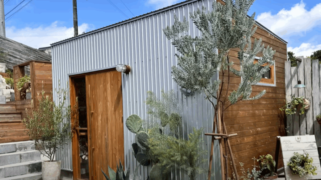 週末DIYでおしゃれな小屋が完成（＠machikane_baseさんより提供）