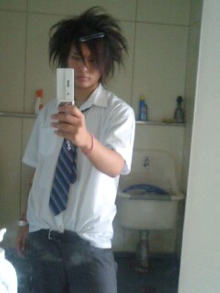 学生時代の制服姿（＠__uk2uk2__さんより提供）