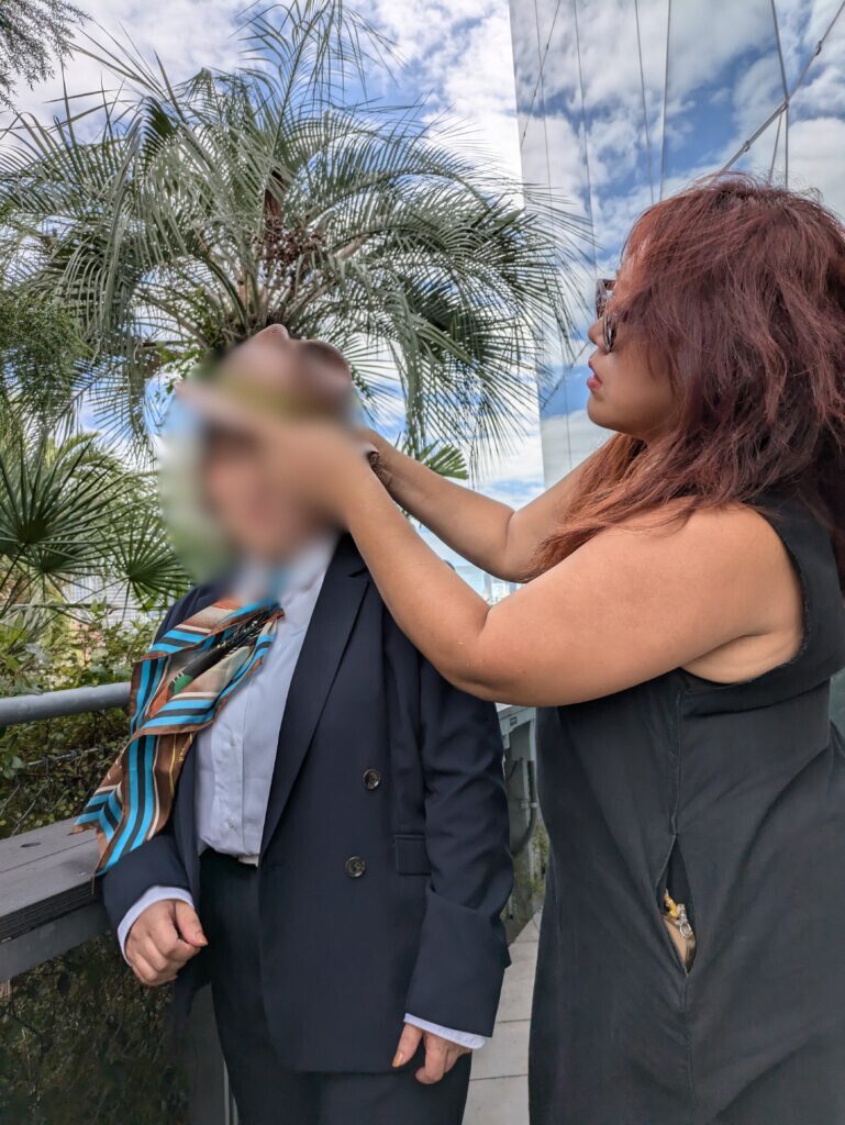 顔タイプ診断などで推奨される服とは違うものを合わせたときに起きる「ケミストリー」が好きだと語る。