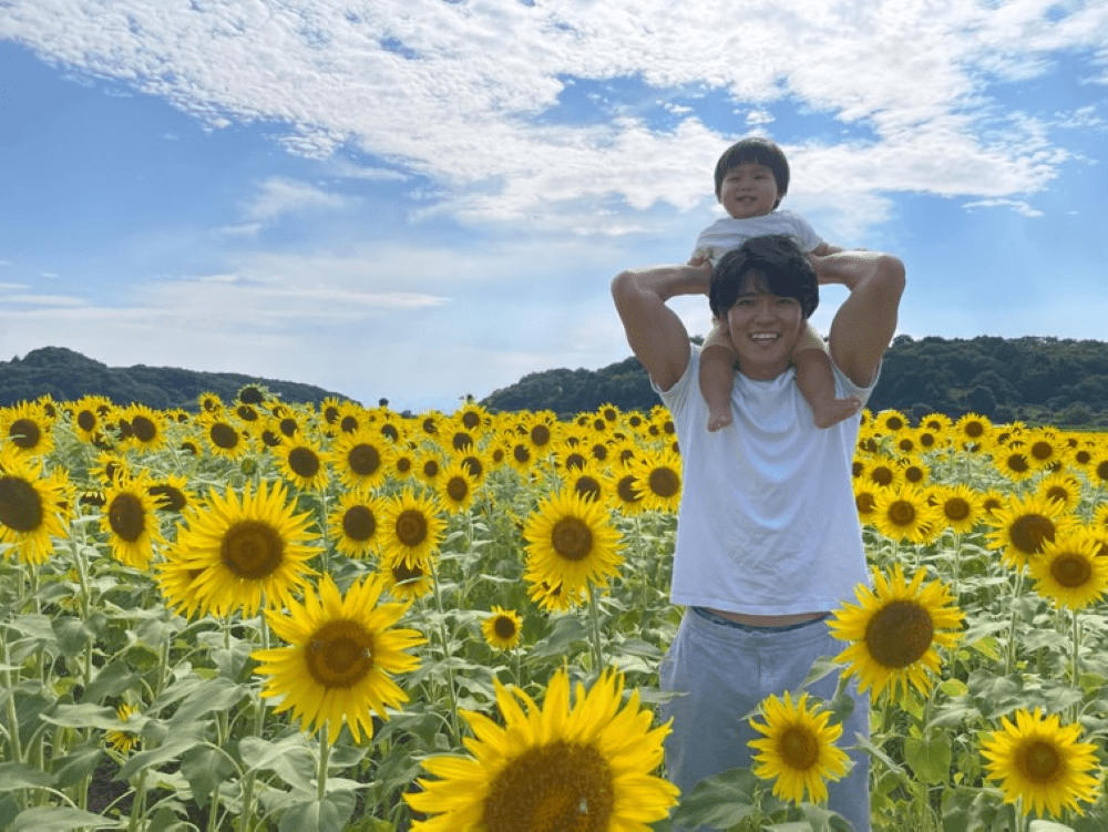息子さんを肩車（＠bonzu_papaさんより提供）