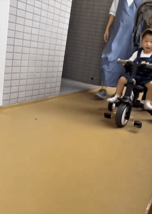 1歳の息子が大好きな叔母と会うと…その様子に「喜び方が限界オタク」「たまらん」「可愛すぎる」