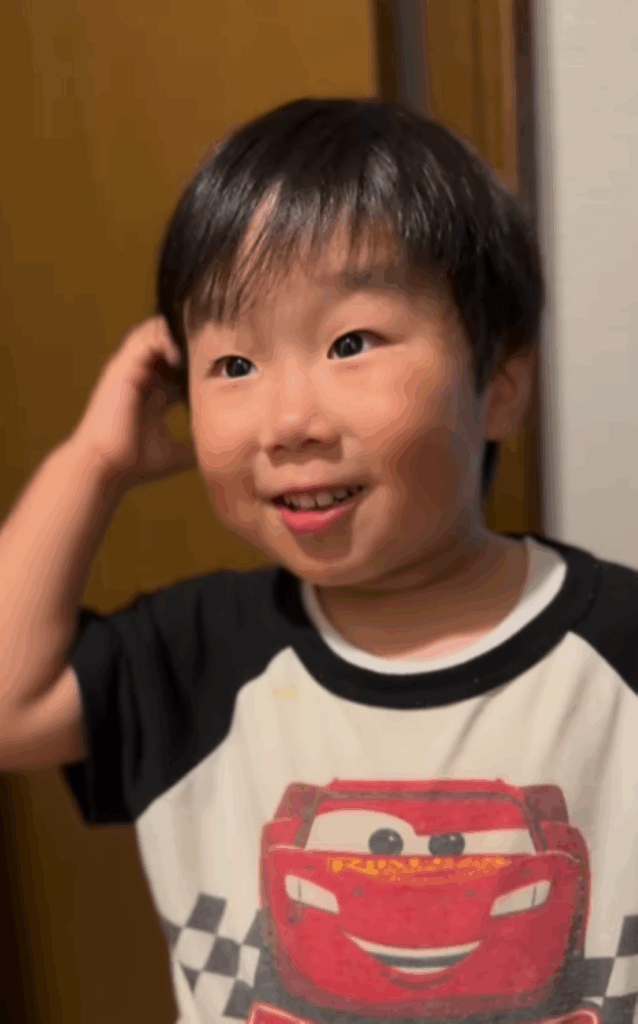 お出迎えする息子さん④（＠v_ificaさんより提供）