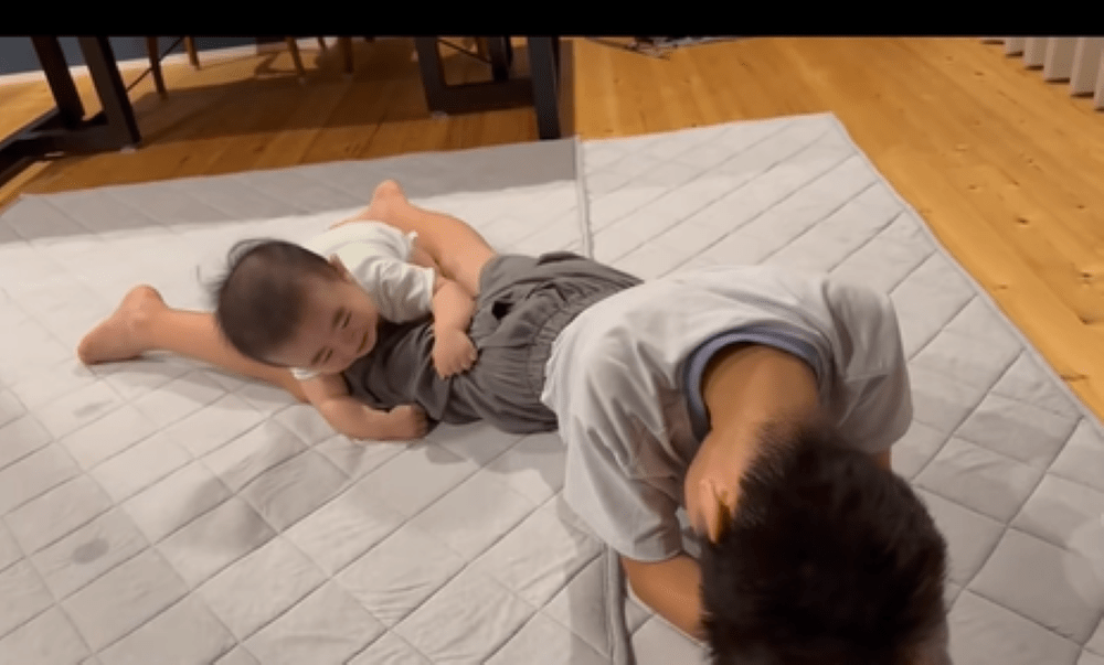 笑いが止まらない兄弟②（＠884rmotさんより提供）