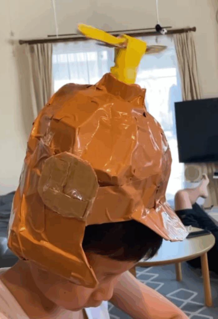 ヘルメットをかぶる甥っ子さん（＠iwata_styleさんより提供）