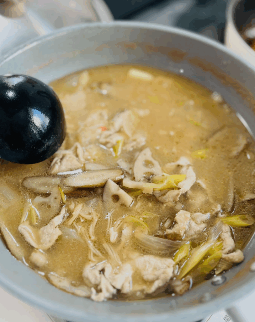 息子さんが作った”豚汁”（@omisosooさんより提供）