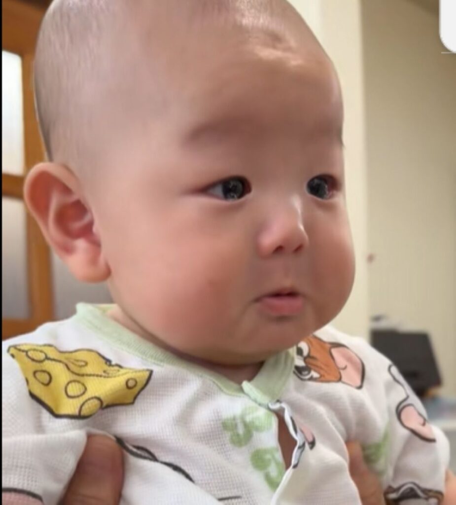 ママさんが泣くと…（＠tenkazu0214さんより提供）