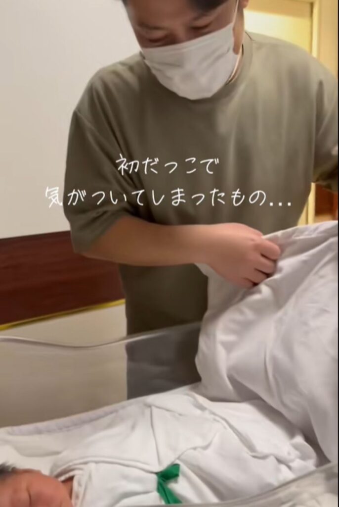 初めての抱っこ（＠gravity0310さんより提供）