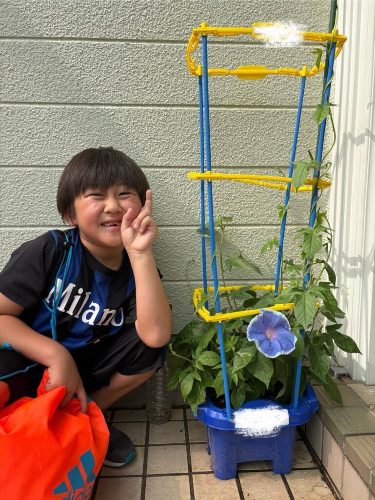 小1息子くんと朝顔の花
（＠leorioaogramさんより提供）