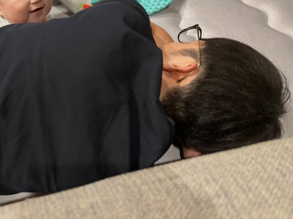 息子くんを寝かしつけるはずが…（@kiii_kobaさんより提供）