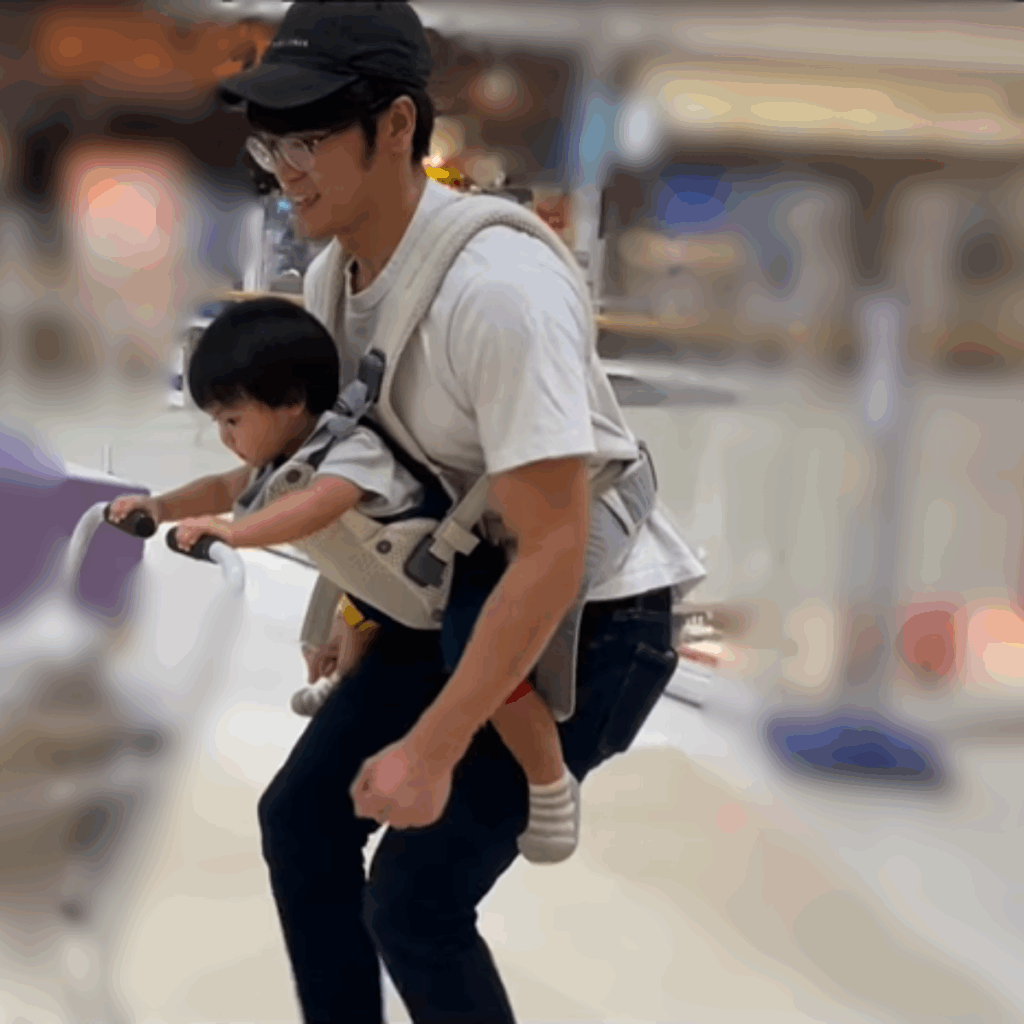 中腰でつらいパパさん（＠bonzu_papaさんより提供）