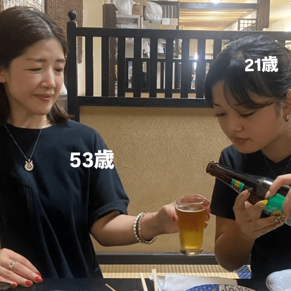 ビールを注いであげる様子（＠kaori__kudoさんより提供）