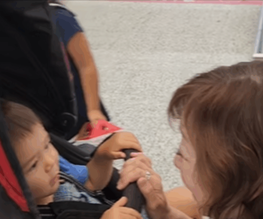 嬉しそうな様子（＠saki_andrewさんより提供）