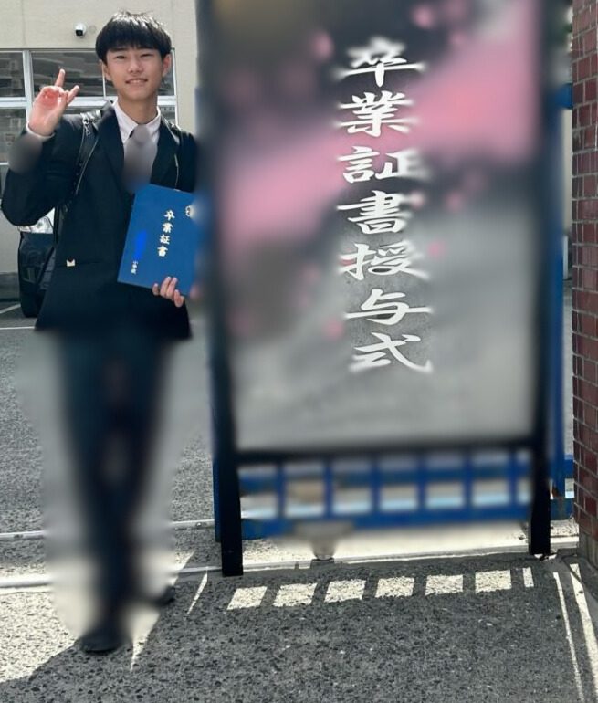 小学校の卒業式（＠aoba0531さんより提供）