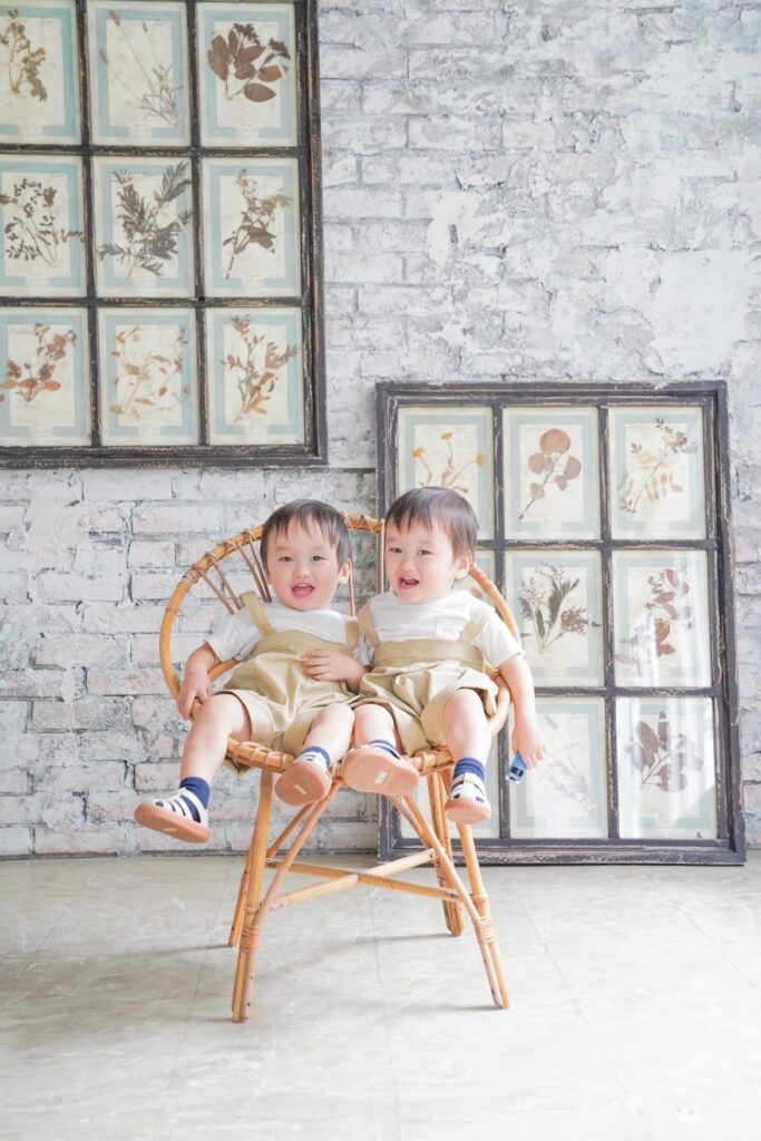 笑顔が可愛らしい双子くん（＠k_donpochiさんより提供）