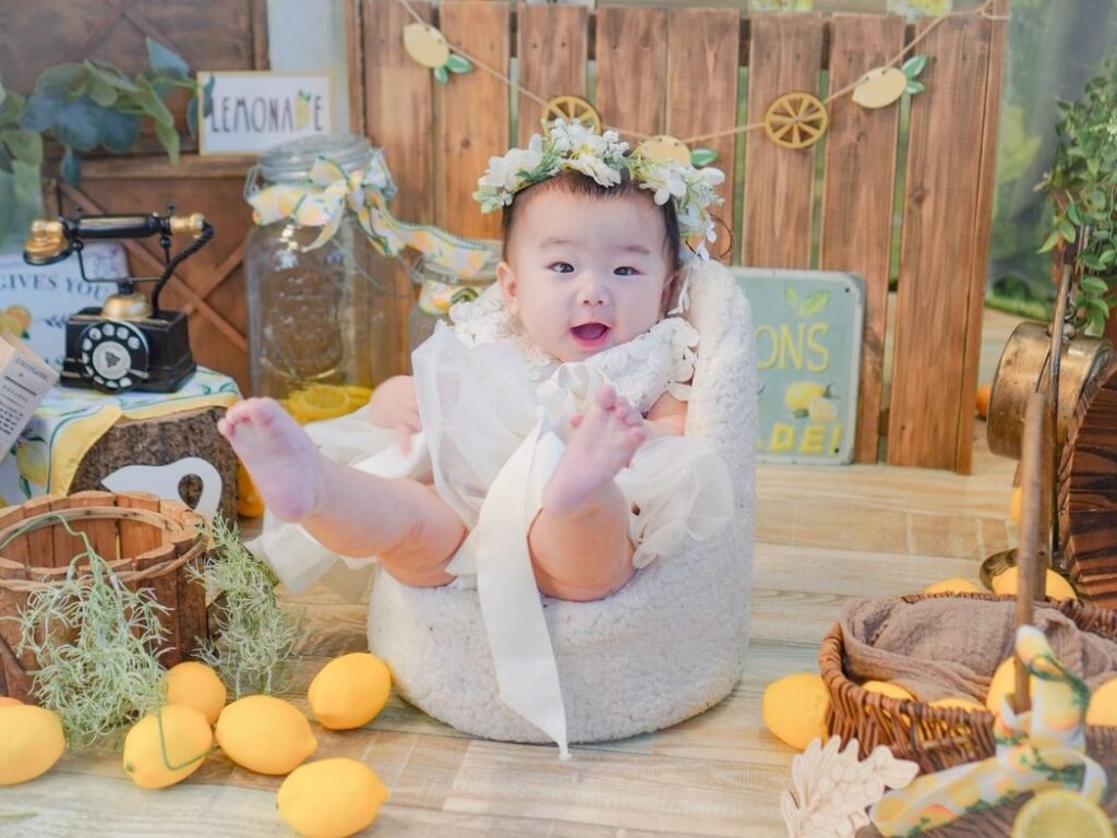 足上げポーズをする娘さん③（@sa.matsuiさんより提供）