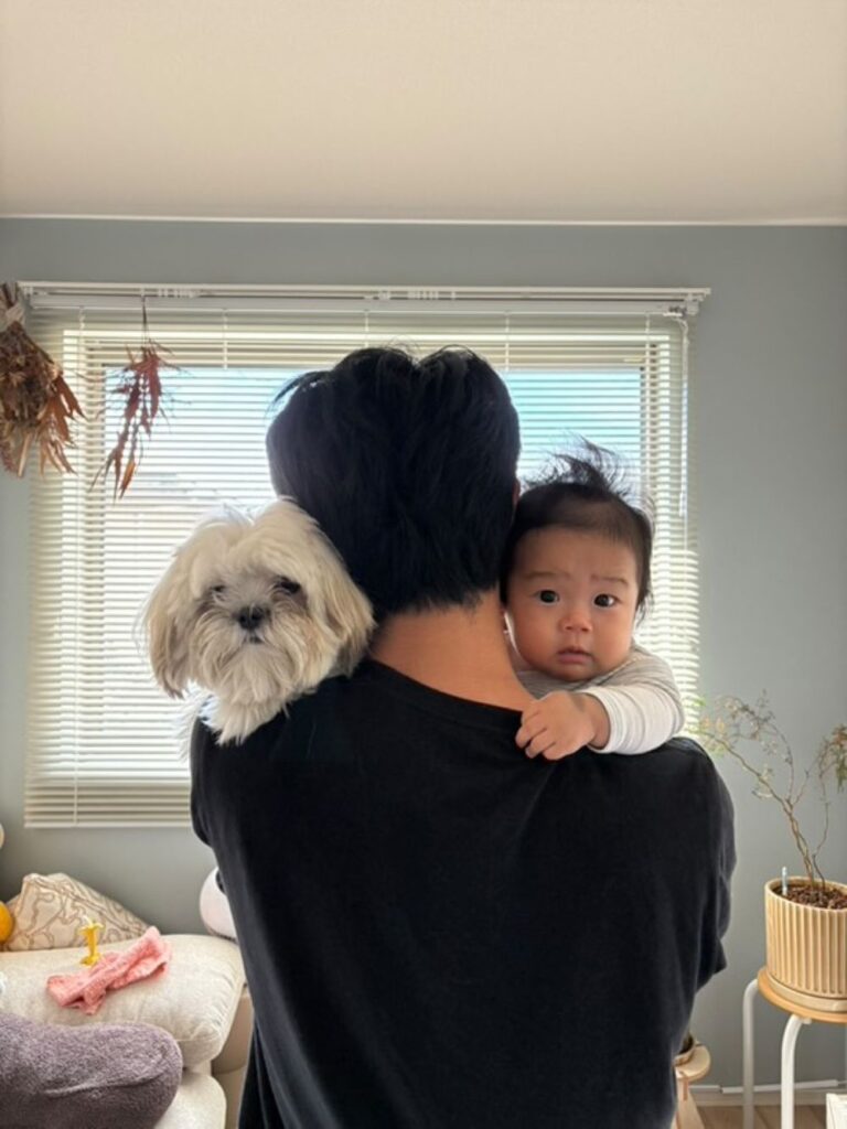 息子さんとイヴくん③（＠hina_665_さんより提供）