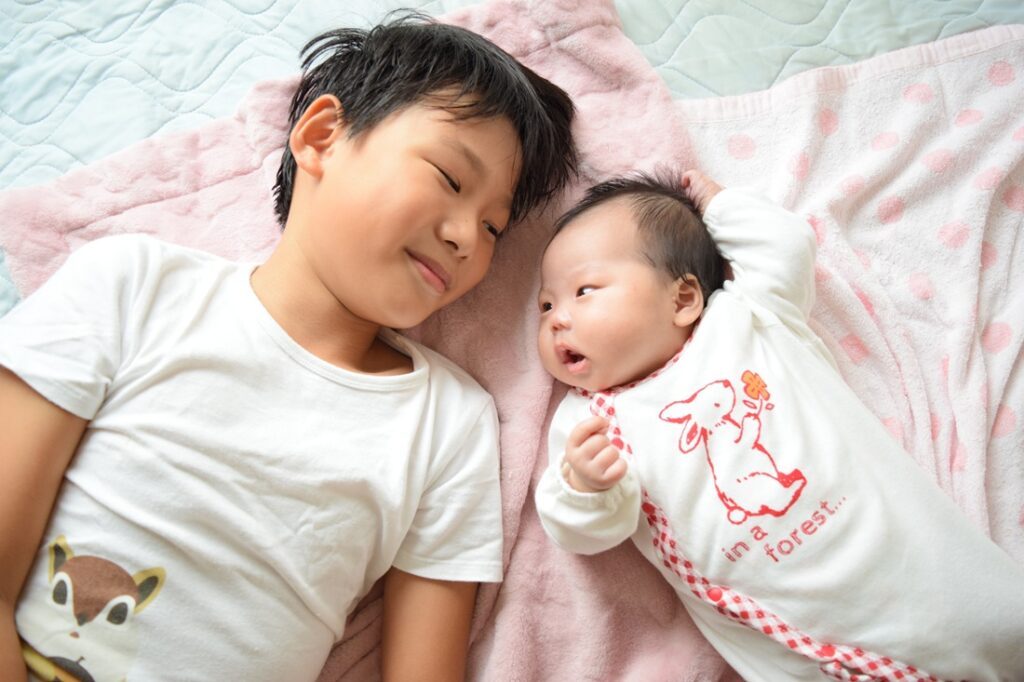 お兄ちゃんと（生後1ヶ月半）（ミコフォトさんより提供）