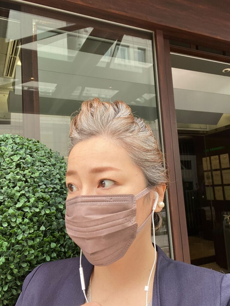 白髪染めをやめて5ヶ月ほど経った頃（＠megumiwa0122さんより提供）