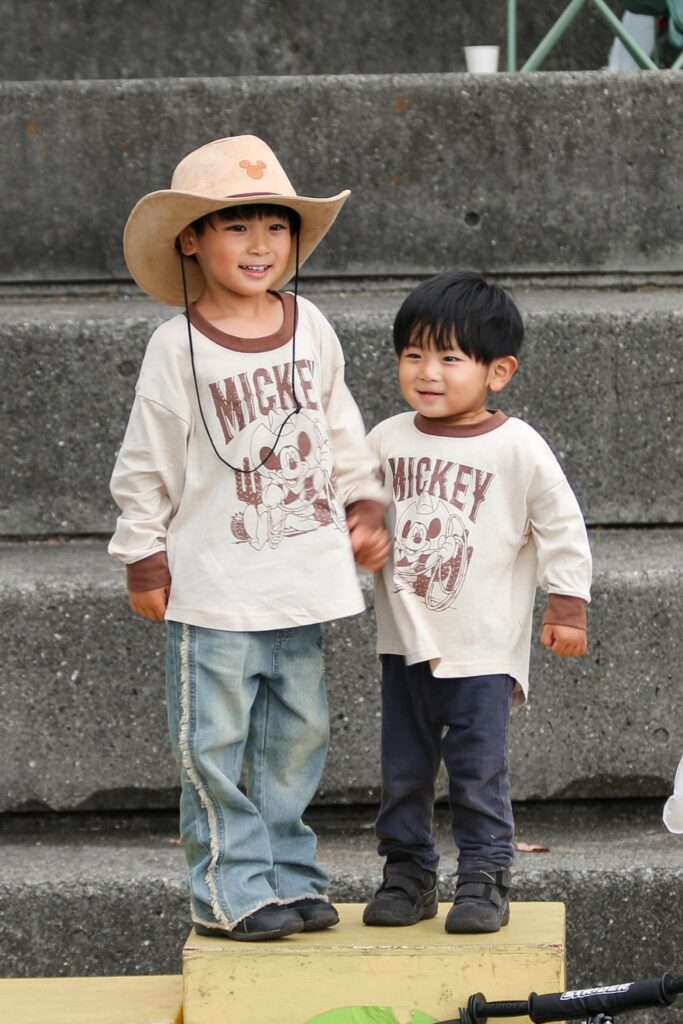 弟さんと仲良し（＠hicchiwearさんより提供）