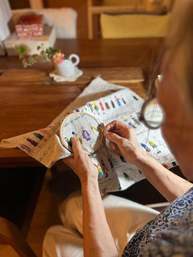 3作品目の作業中②（＠sakuazukinakoさんより提供）