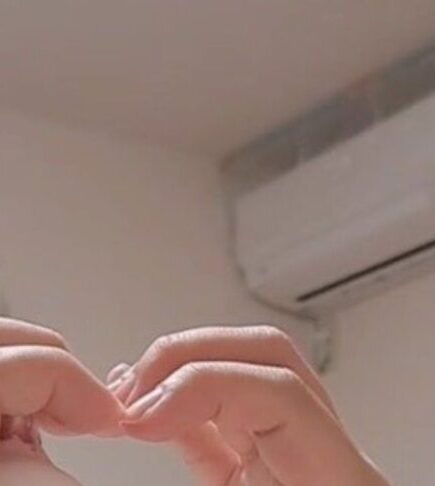 手でハートを作ってみると…現れた“生き物”の姿に「かわいい」「めちゃ最高！」