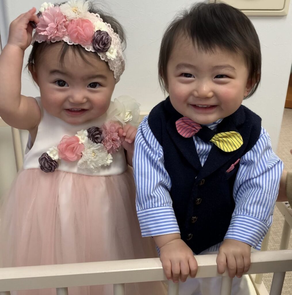 双子の成長④（＠yukamama.33さんより提供）