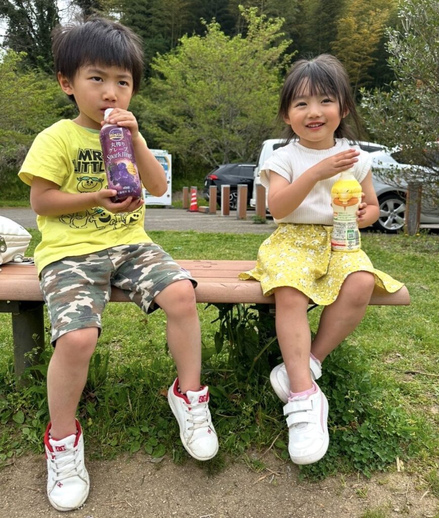 双子の成長②（＠yukamama.33さんより提供）