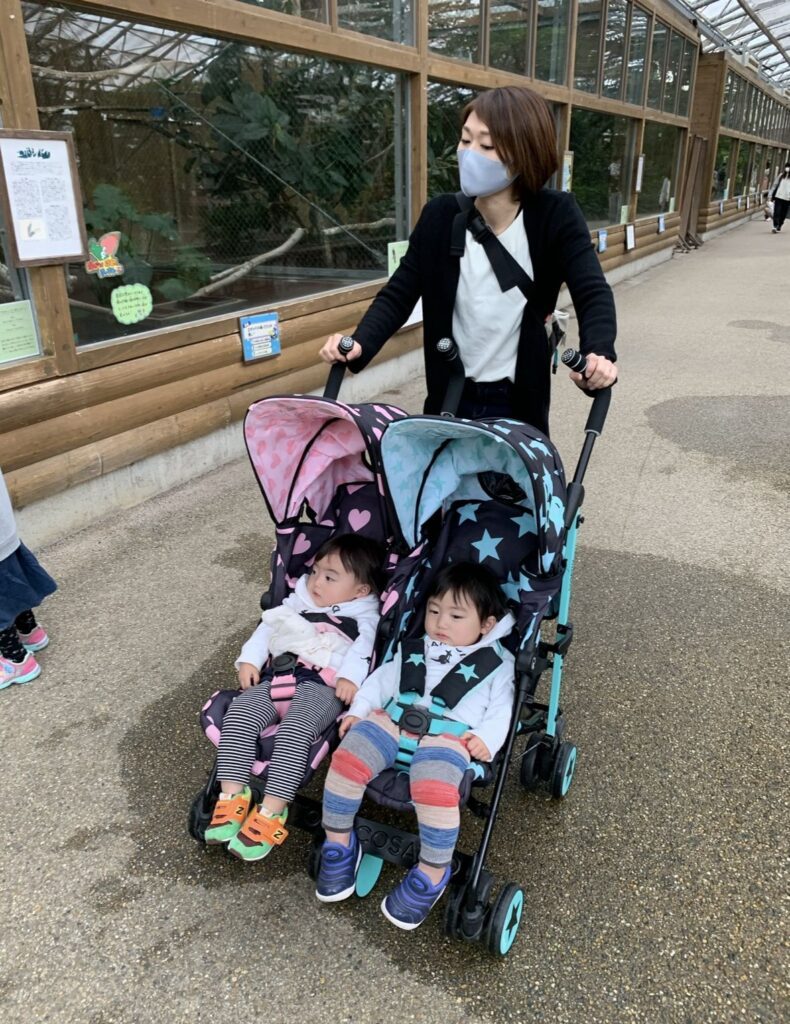 ベビーカーでの移動（＠yukamama.33さんより提供）
