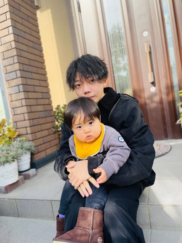 普段のお兄ちゃんと弟さん①（＠useryu0qojsiybさんより提供）