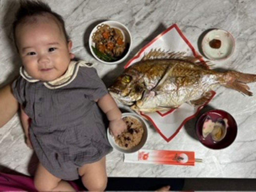 お食い初めの様子（＠yua.nagi_05010708さんより提供）