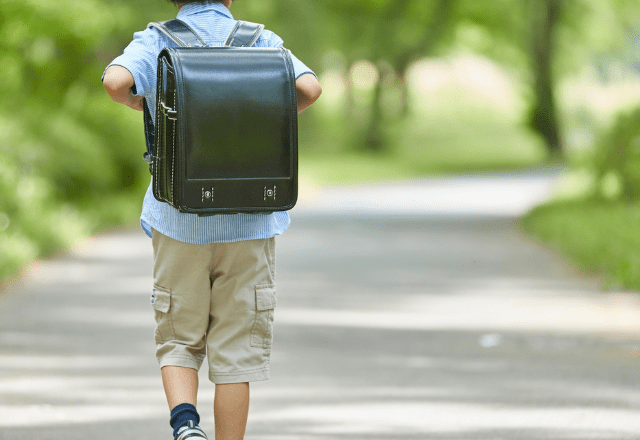 「牛乳パック持っていかなきゃ」登校直前、小学生息子の一言に頭が真っ白に。しかし…焦った母が用意した”モノ”に「さすがママ！」「胸がじんわり…」