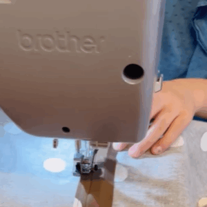 朝ドラに憧れ服作りを始めた小2娘。→まさかの完成品に…「小2でこれ！？」「素晴らしい！」「すごい！」