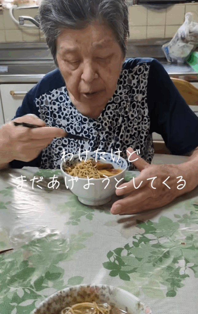 具材を分け合う（＠yoshiko7575さんより提供）